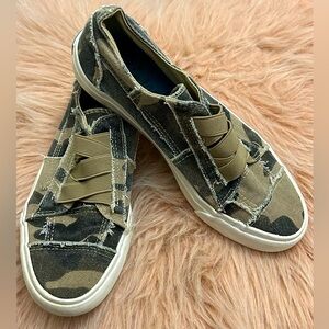 Blowfish Malibu Marley slip on sneaker